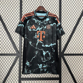 Bayern München 2024-2025 away game